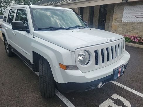 Used 2017 Jeep Patriot High Altitude AWD/4WD image 4