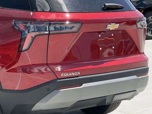 New 2026 Chevrolet Equinox LT w/ Safety and Technology Package FWD image 6