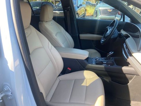 Certified 2025 Cadillac XT4 Premium Luxury FWD image 18