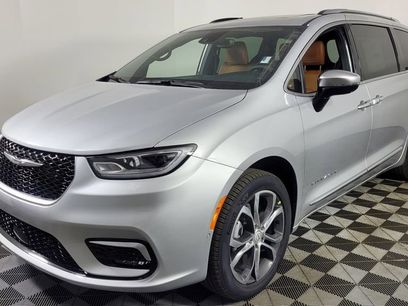 New 2026 Chrysler Pacifica Pinnacle
