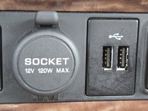 Used 2018 Nissan Armada Platinum image 10