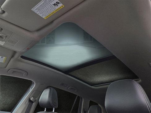 Used 2021 Volkswagen Atlas SEL Premium image 7