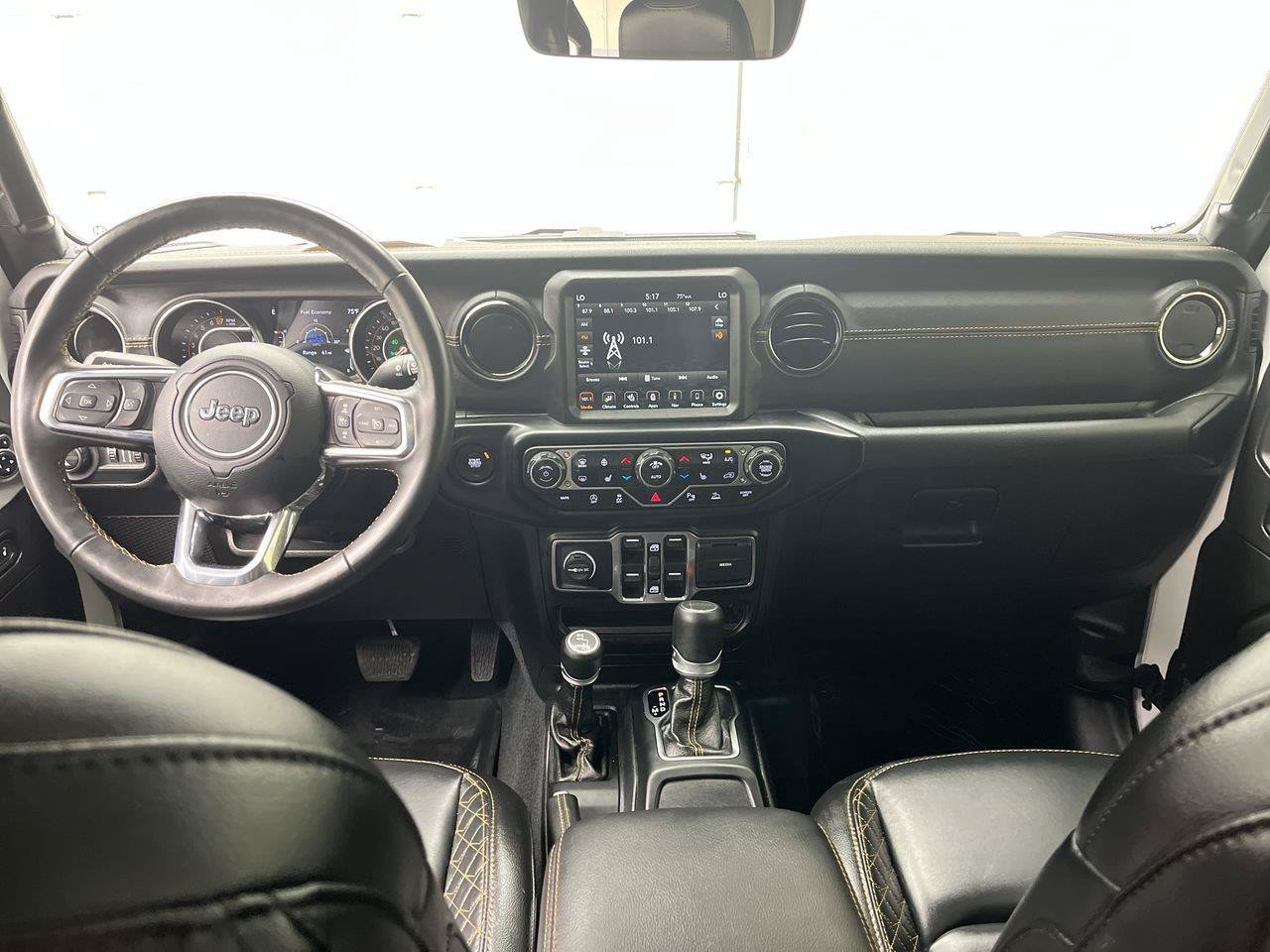 Used 2022 Jeep Gladiator Overland AWD/4WD image 14