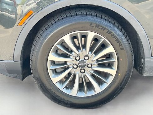Used 2023 Lincoln Nautilus AWD w/ Premium Package image 31