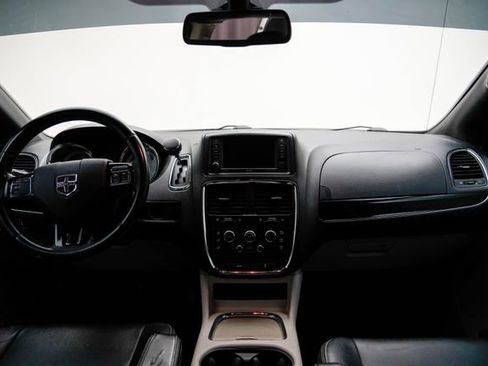 Used 2019 Dodge Grand Caravan SXT FWD image 27