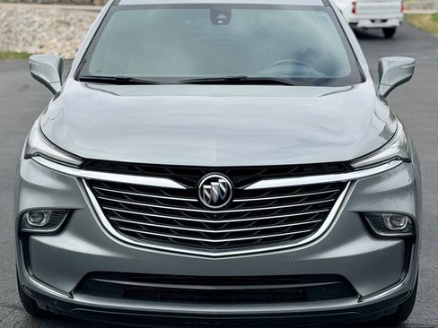 Used 2024 Buick Enclave Premium image 2