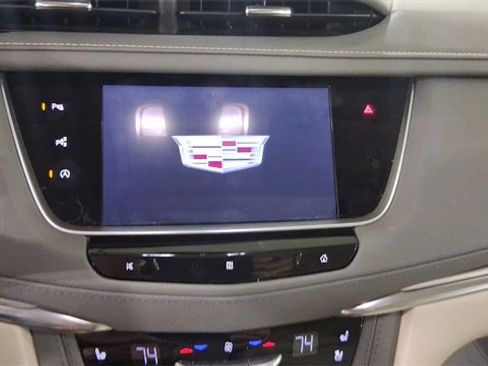 Used 2021 Cadillac XT5 Premium Luxury image 11