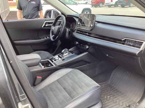 Used 2024 Mitsubishi Outlander SE AWD/4WD image 17