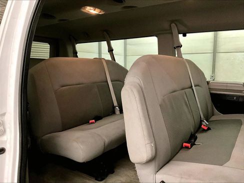 Used 2014 Ford E-350 and Econoline 350 XLT RWD image 33