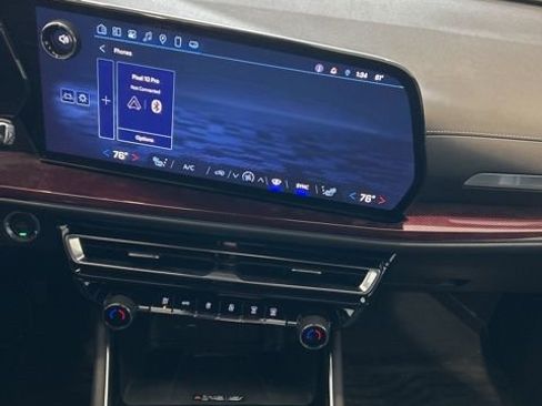 Used 2025 Chevrolet Traverse Z71 w/ Driver Confidence Package image 13