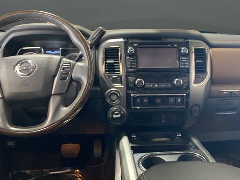 Used 2016 Nissan Titan Platinum Reserve AWD/4WD image 11