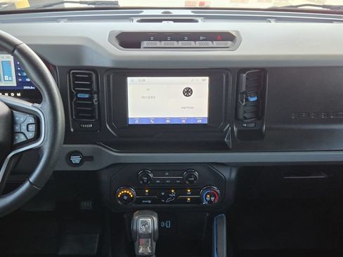Used 2023 Ford Bronco Black Diamond w/ Sasquatch Package AWD/4WD image 17