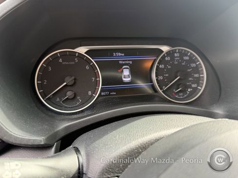 Used 2025 Nissan Sentra SR FWD image 11