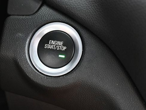 Used 2021 Chevrolet Equinox LT image 29