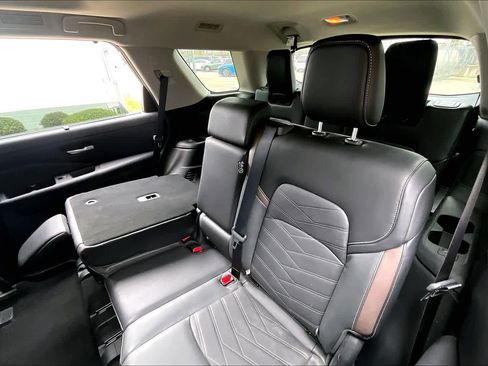 Used 2024 Nissan Pathfinder Platinum w/ Cargo Package image 17