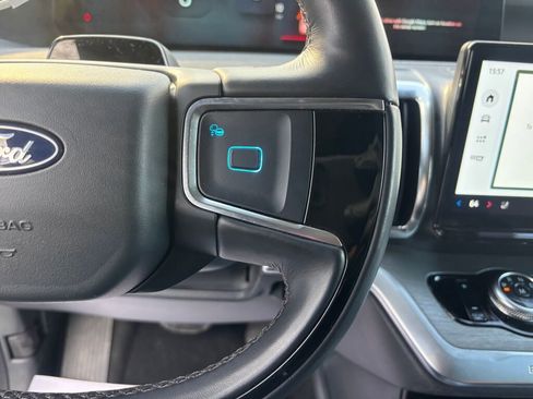 Used 2025 Ford Expedition Max Platinum image 10