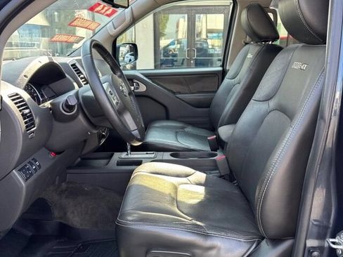 Used 2018 Nissan Frontier PRO-4X AWD/4WD image 10