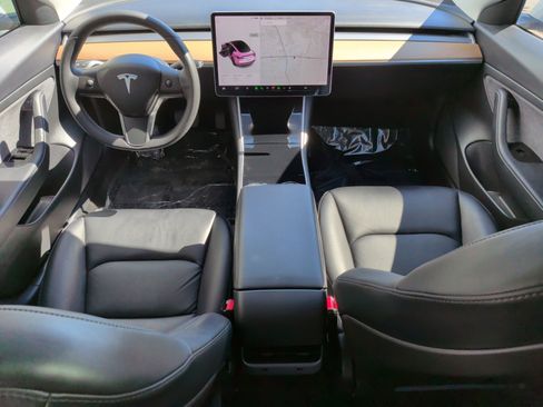 Used 2020 Tesla Model 3 Standard Range image 30