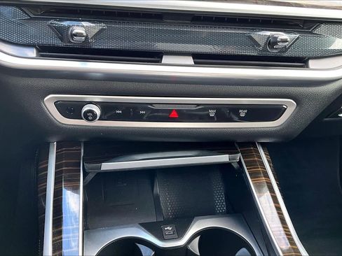 Used 2025 BMW X7 xDrive40i image 32