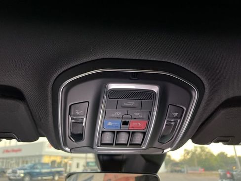 New 2025 Jeep Grand Cherokee Limited w/ Black Appearance Package image 16