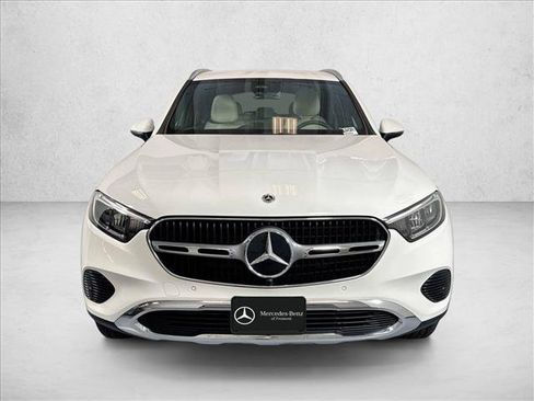 Used 2025 Mercedes-Benz GLC 300 image 2