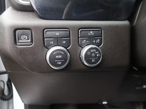 Used 2024 GMC Sierra 2500 SLE w/ SLE Convenience Package image 31