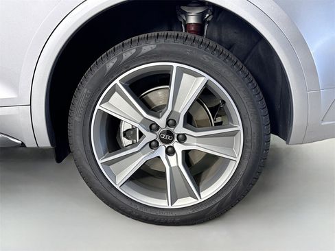 Certified 2025 Audi Q5 2.0T Premium image 31