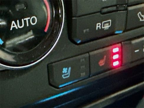 Used 2020 Ford F150 Lariat w/ Equipment Group 502A Luxury image 20