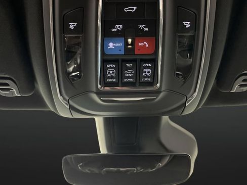 Used 2024 Jeep Wagoneer L Series III w/ Premium Group I image 28