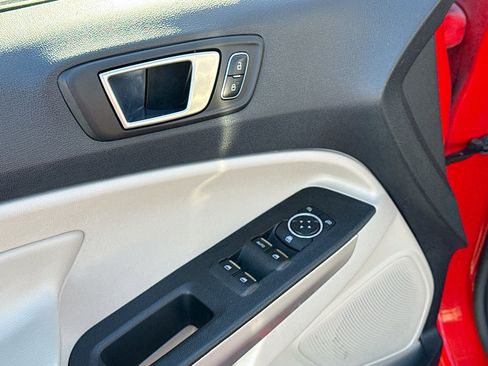 Used 2021 Ford EcoSport Titanium image 8