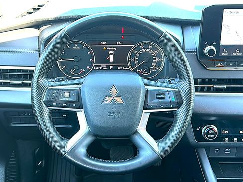 Used 2024 Mitsubishi Outlander SE FWD image 28