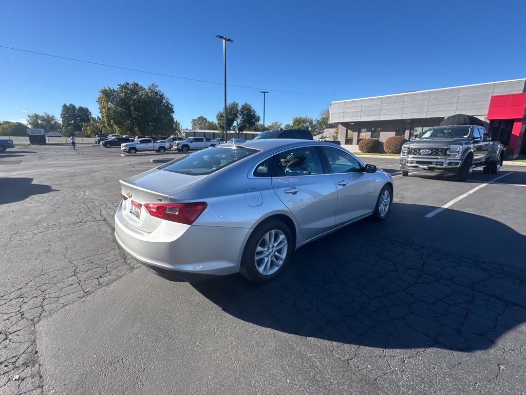 Used 2016 Chevrolet Malibu LT w/ Leather Package FWD image 5