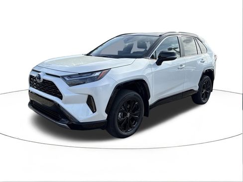 Used 2024 Toyota RAV4 XSE AWD/4WD image 7