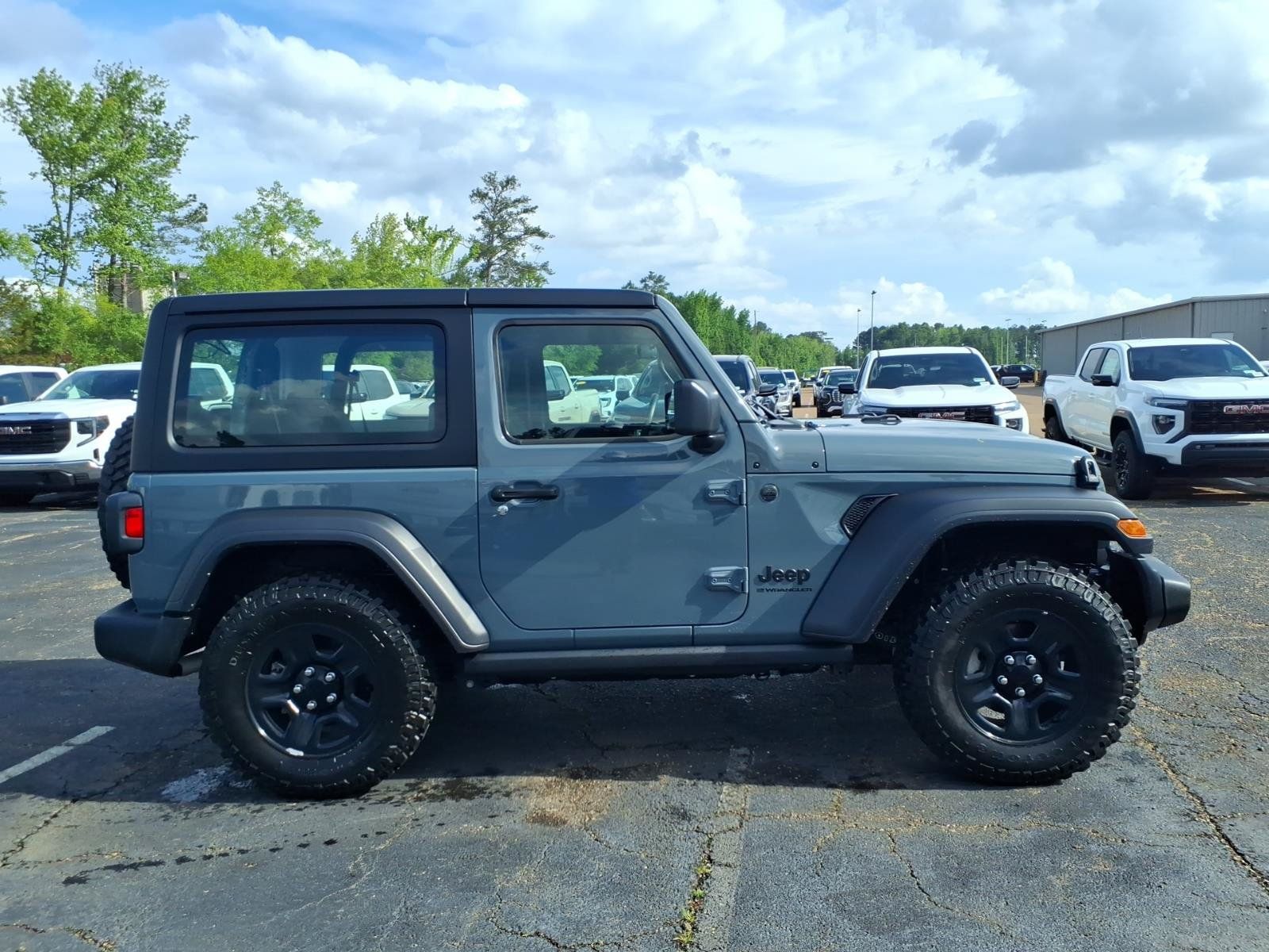 Used 2024 Jeep Wrangler Sport AWD/4WD image 3