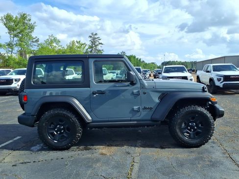 Used 2024 Jeep Wrangler Sport AWD/4WD image 3