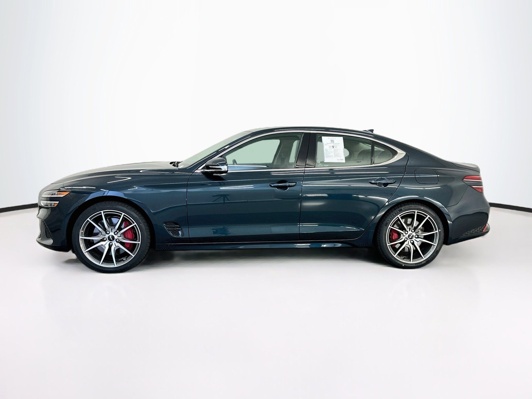 Used 2025 Genesis G70 2.5T AWD/4WD image 4