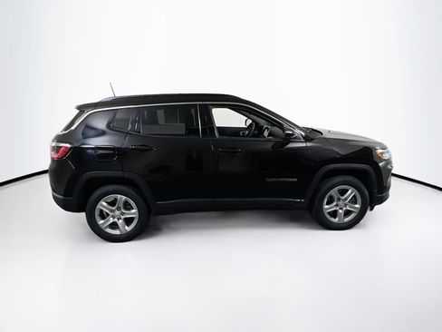 Used 2023 Jeep Compass Latitude AWD/4WD image 4