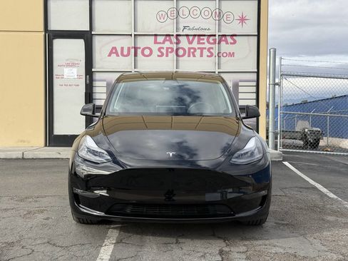 Used 2023 Tesla Model Y Performance image 3