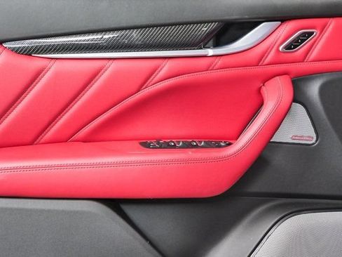 Certified 2022 Maserati Levante Trofeo AWD/4WD image 8
