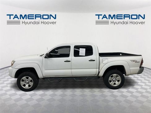 Used 2010 Toyota Tacoma PreRunner image 2