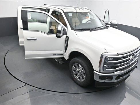 New 2026 Ford F250 Lariat w/ Lariat Ultimate Package image 32