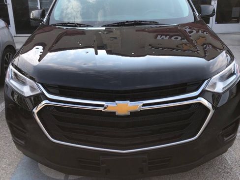 Used 2020 Chevrolet Traverse LS image 11