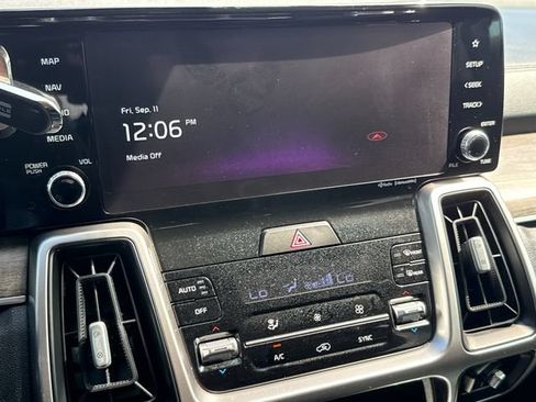 Used 2022 Kia Sorento EX FWD image 23