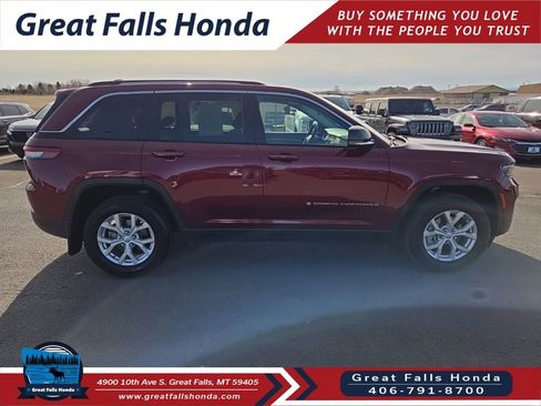 Used 2023 Jeep Grand Cherokee Limited w/ Trailer Tow Prep Group (B) image 8