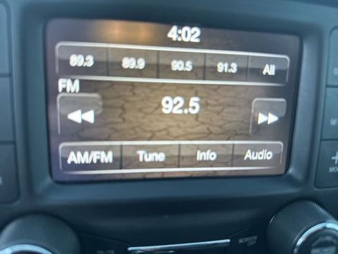 Used 2020 Jeep Wrangler Sport image 28