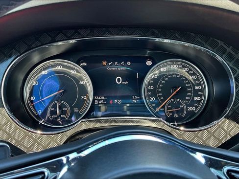 Used 2020 Bentley Bentayga AWD/4WD image 13