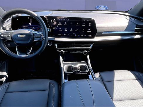 Used 2025 Chevrolet Traverse LT AWD/4WD image 7