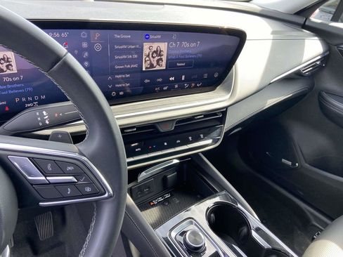 Used 2025 Buick Envision Preferred AWD/4WD image 22