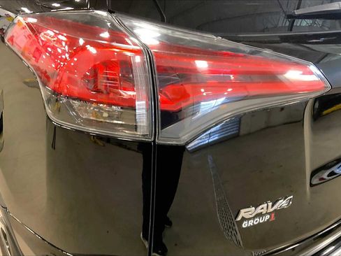 Used 2017 Toyota RAV4 LE w/ Carpet Mat Package image 27