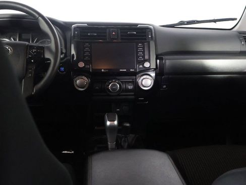 Used 2024 Toyota 4Runner TRD Off-Road image 31